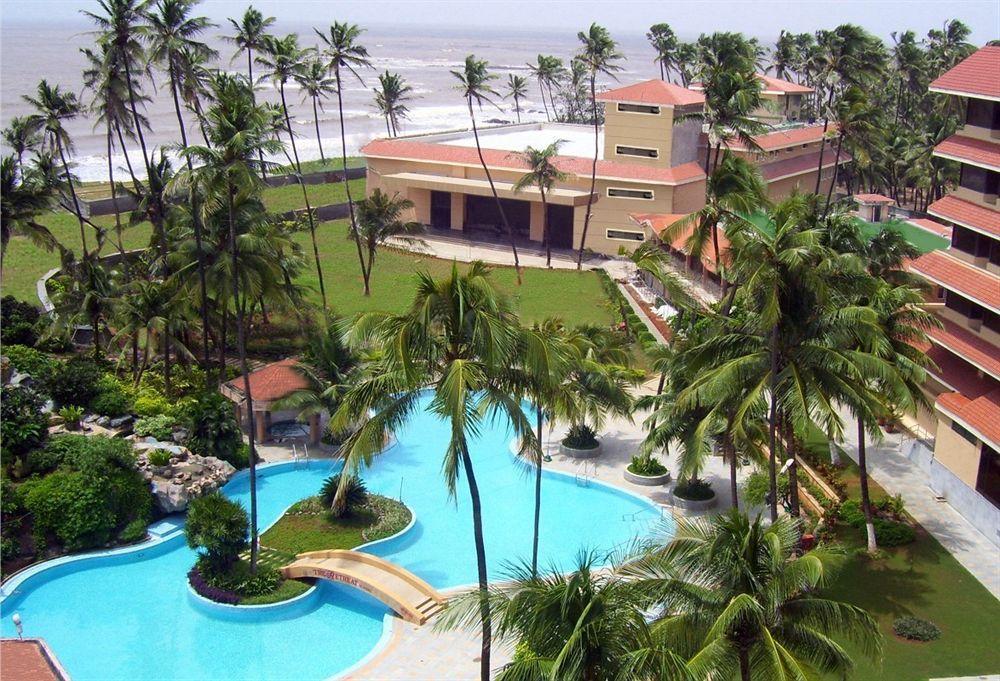 The Retreat Hotel & Convention Centre Mumbai Exterior photo